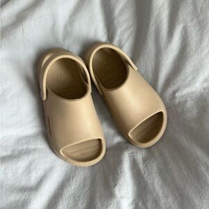 REEF Boys' Rio Slide Sandals